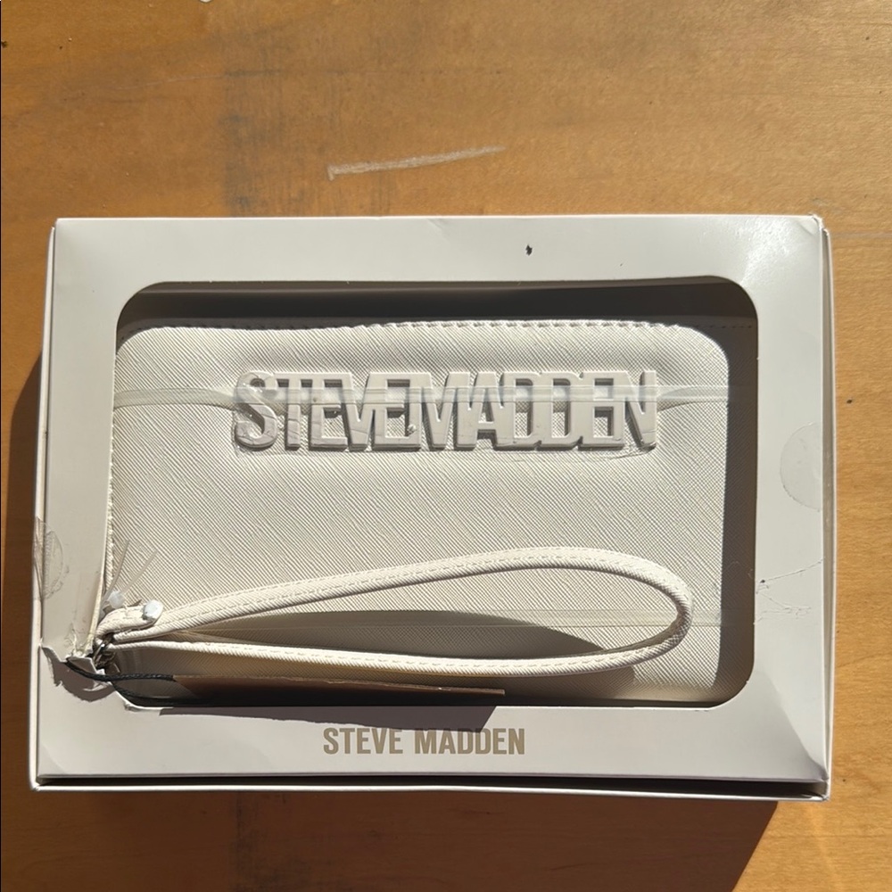 Steve Madden Ivory Key & Card Holder